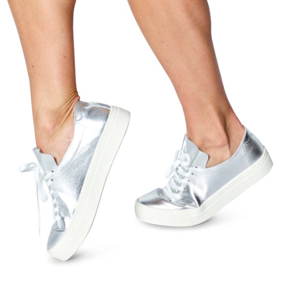 Gabie sneaker- 
Machine Wash
Sole material
Rubber
Outer material
Leather